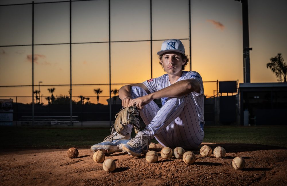 senior-photos-north-port-sunset-sports-monicaamayaphoto